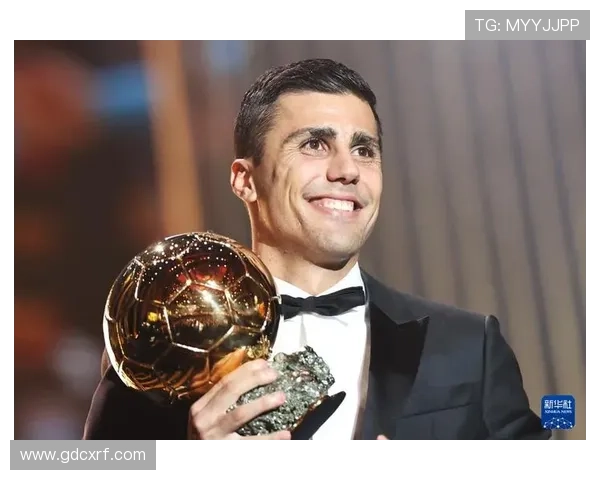 布雷默：要与尤文一起赢得冠军奖杯；维尼修斯配得上金球奖